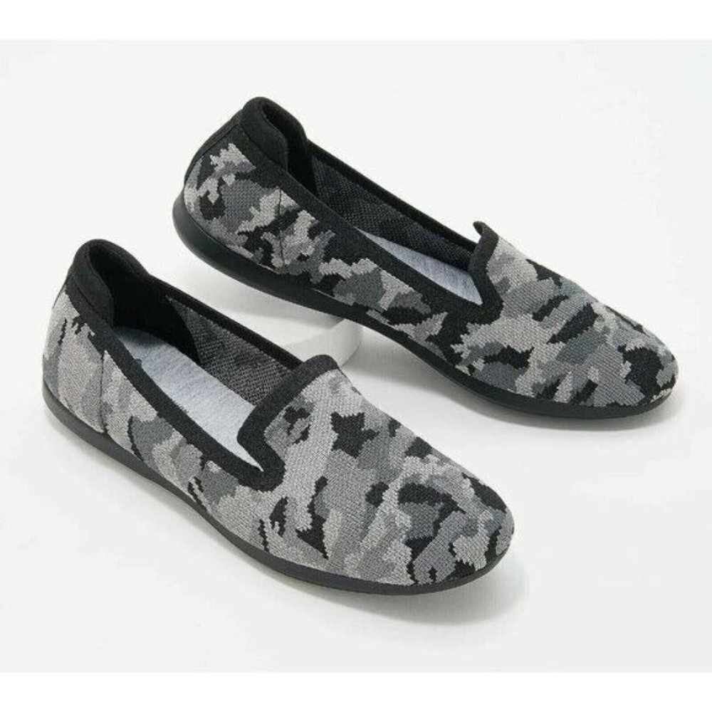 Clarks Cloudsteppers Carly Dream‎ Black Camo Women's Slip On Loafers Sz 5 M